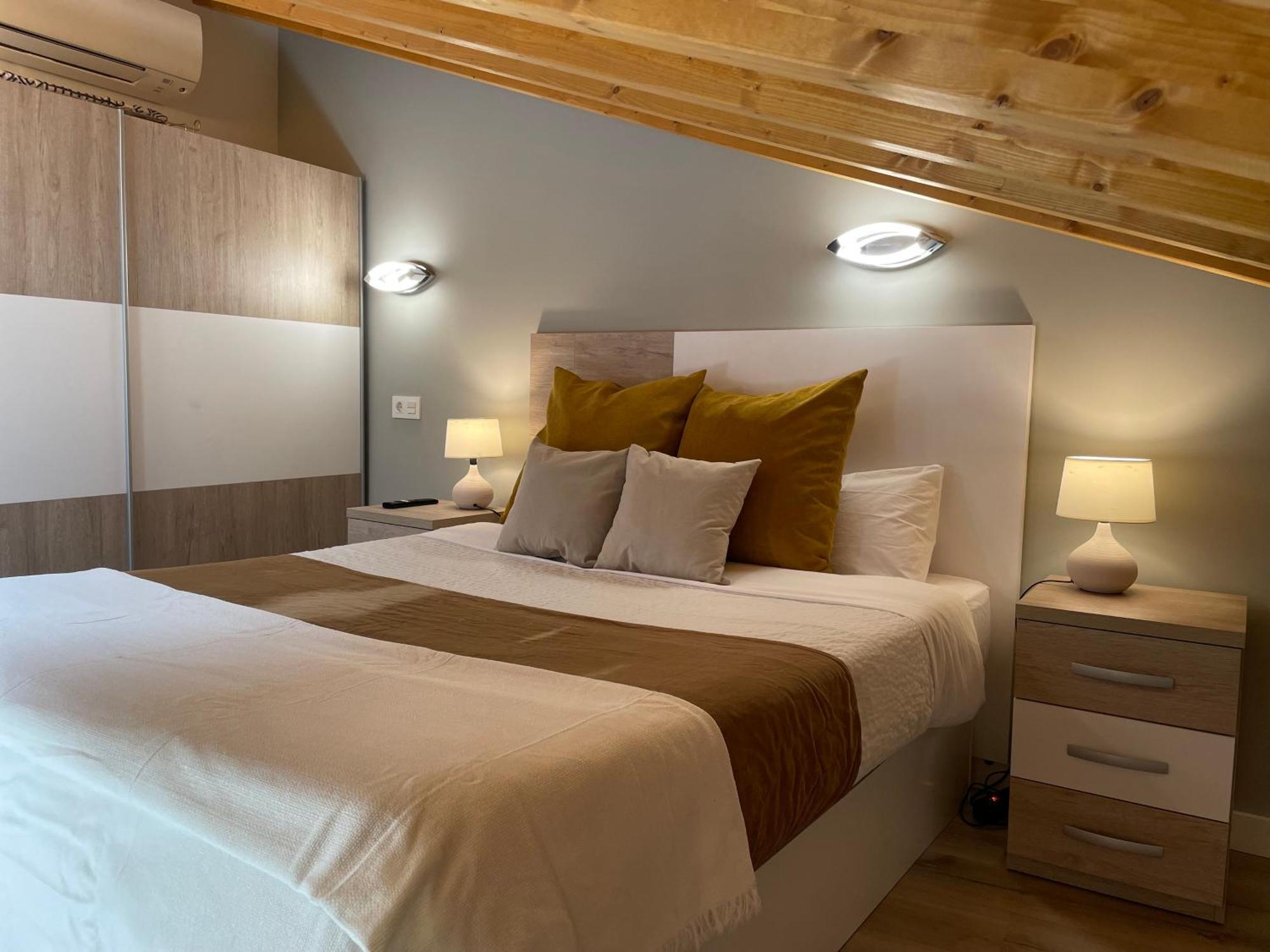 Apartamentos Aranda - Atico Duero Aranda de Duero Ngoại thất bức ảnh